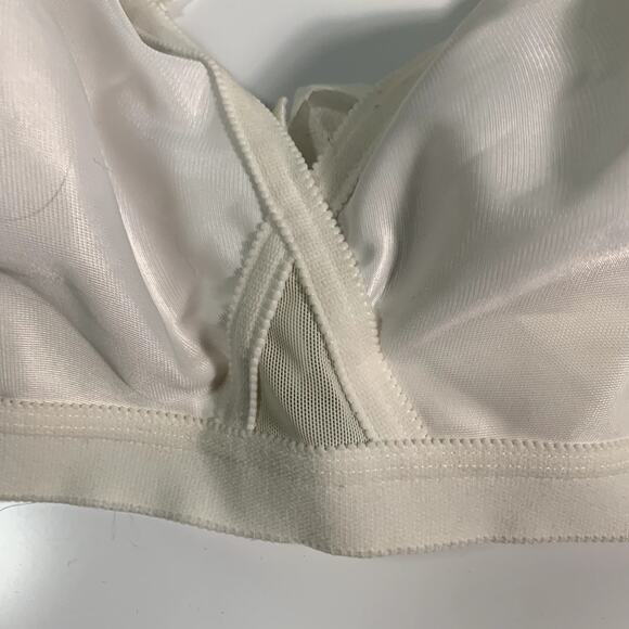 SOLD VTG Sears Bra Size 42C Off White Wire Free Wireless Full Coverage Wide - Picture 2 of 9